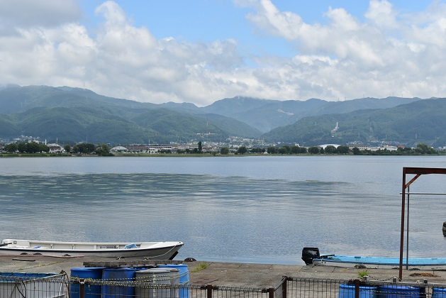 8月19日諏訪湖で休憩リサC_0574.jpg